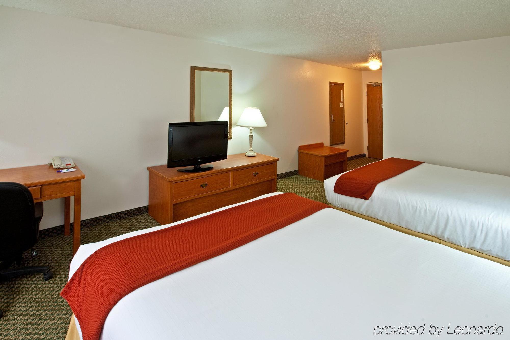 Holiday Inn Express & Suites Logan, An Ihg Hotel Bagian luar foto